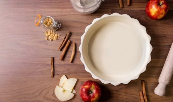 apple pie slice cinnamon